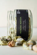 pistachio matcha | pistacje w białej czekoladzie z matchą