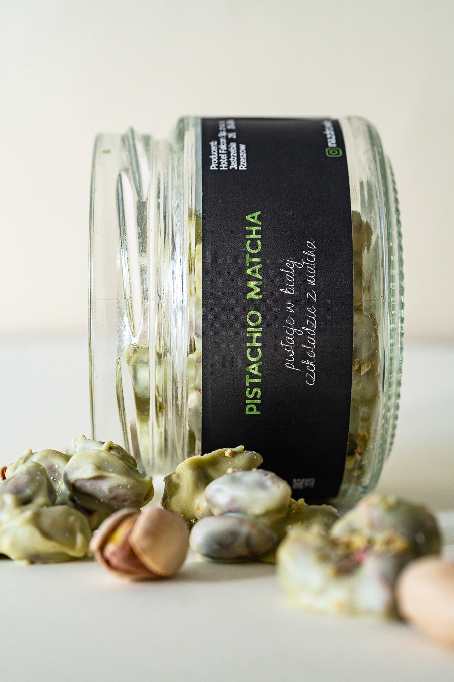 pistachio matcha | pistacje w białej czekoladzie z matchą